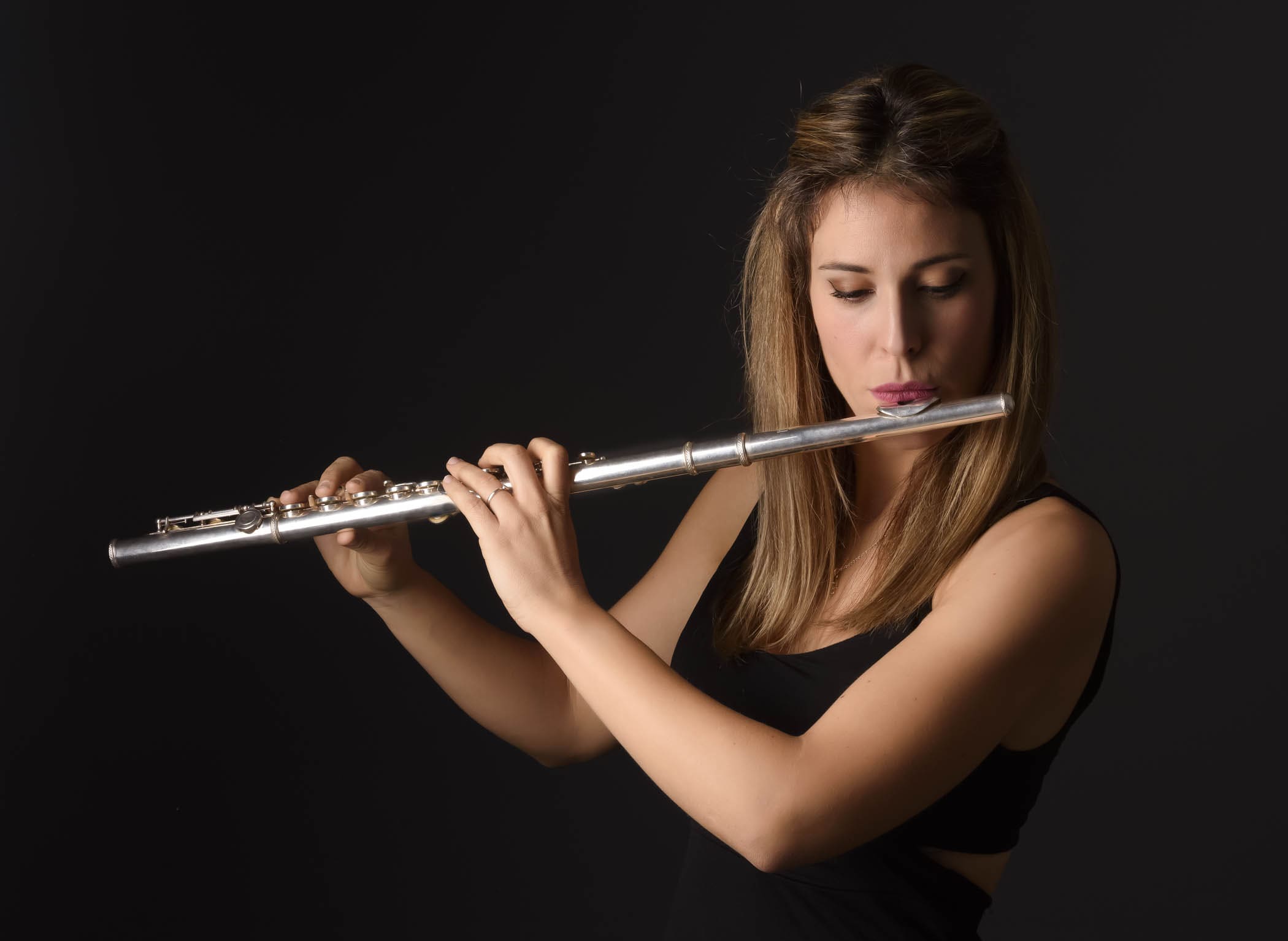 Retrato de una chica con flauta travesera